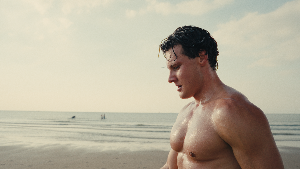 Kaj op het strand na een training